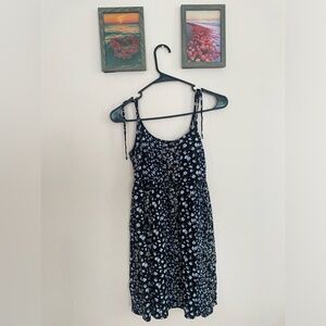 SO Black w/ floral print mini dress - size XS